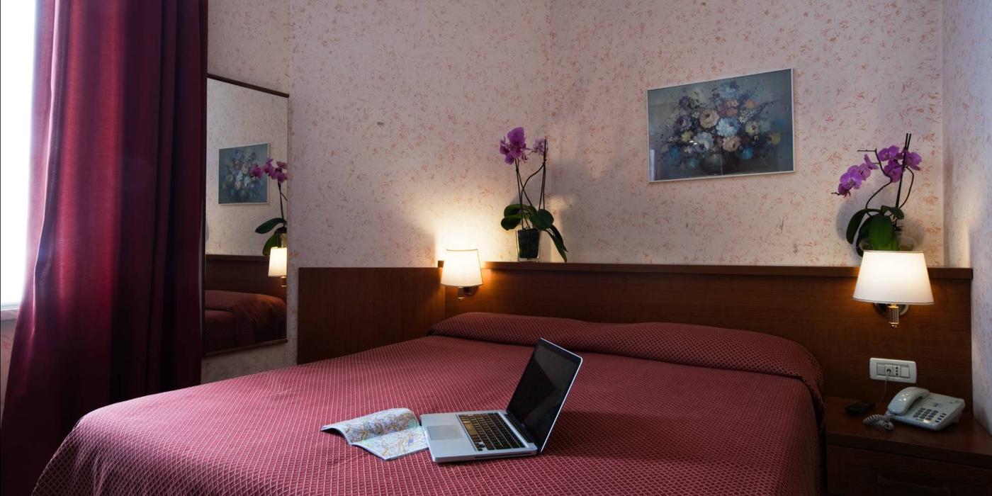 Habitación Doble Economy Habitación Doble Economy 2 Hotel Delle Muse Roma Italia