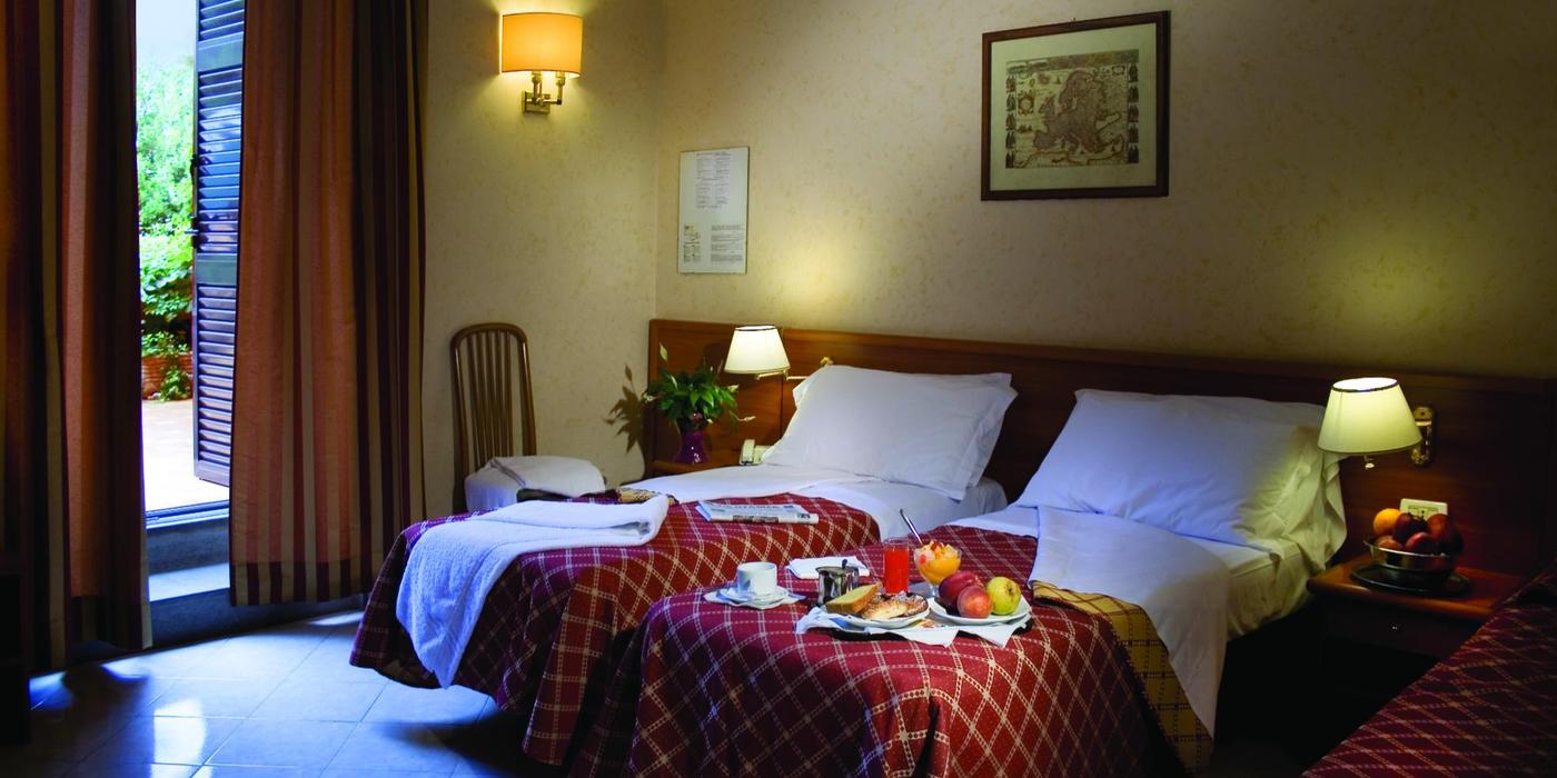 Habitación Triple Standard Habitación Triple Standard 6 Hotel Delle Muse Roma Italia